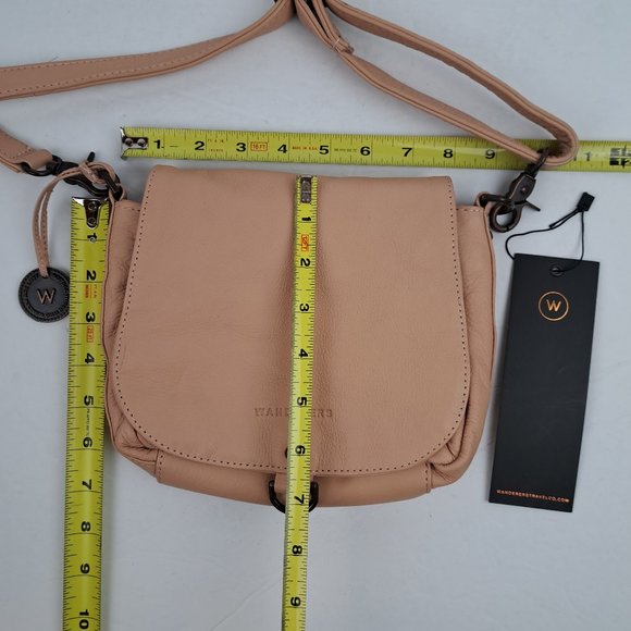 Wanderers Travel Co. THE SALZBURG CROSSBODY Leather Bag in Blush - Picture 15 of 16